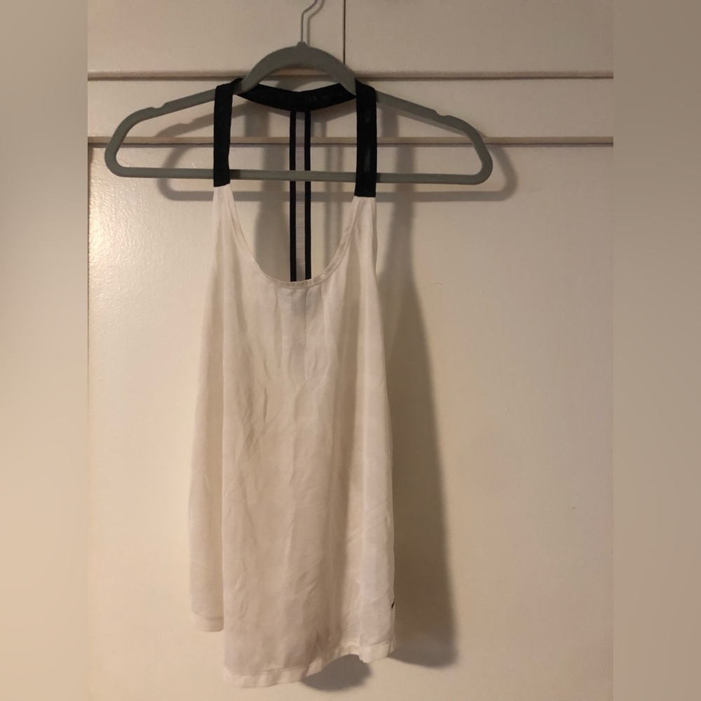 Nike tank top size medium